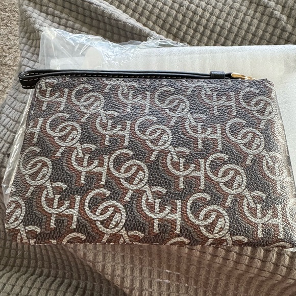 Coach Zip Around Wristlet NWT - Picture 4 of 10